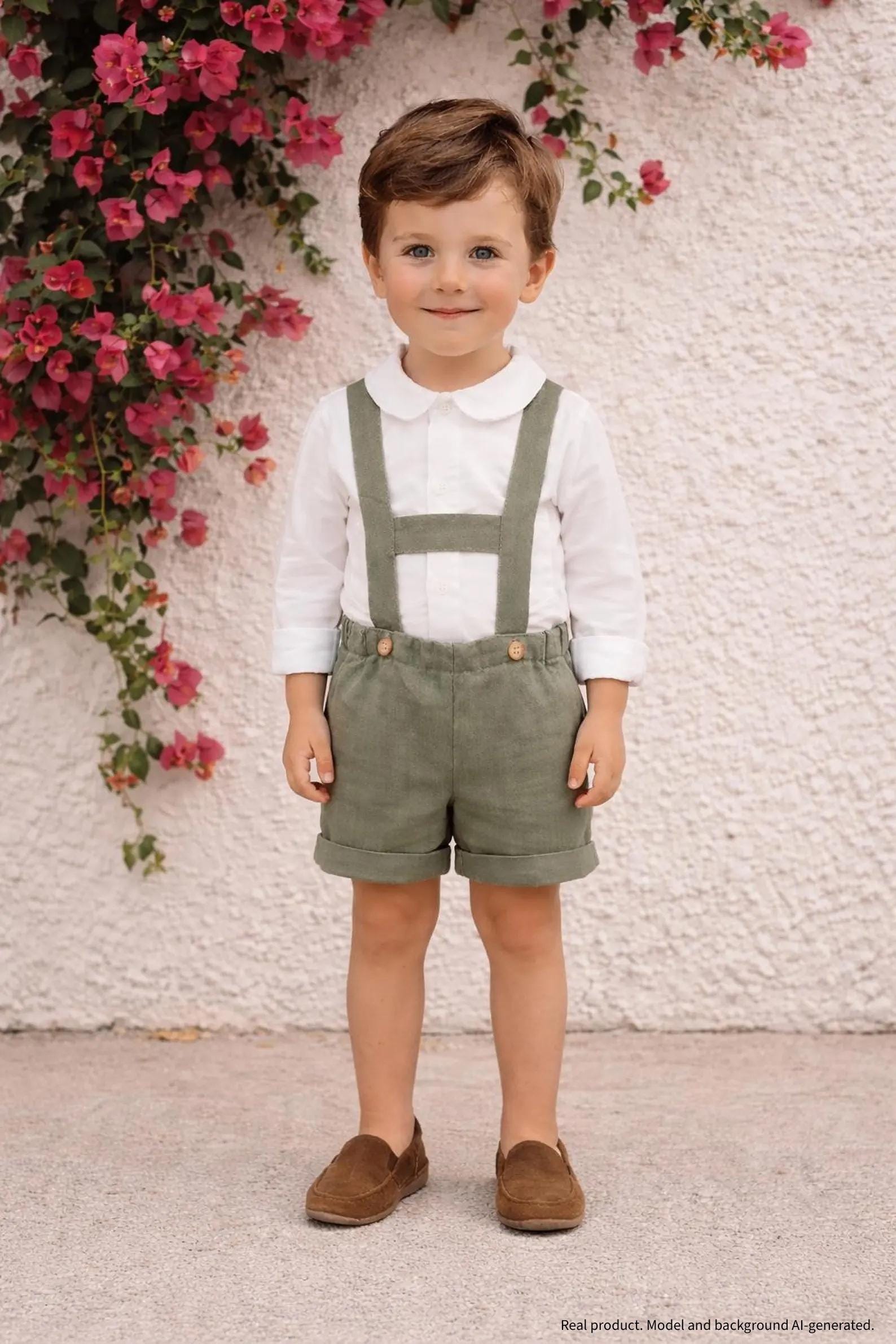 Tenue de baptême pour petit garçon, costume de porteur d'alliances, salopette, costume de garçon d'honneur, tenue de mariage - short en lin vert fumé