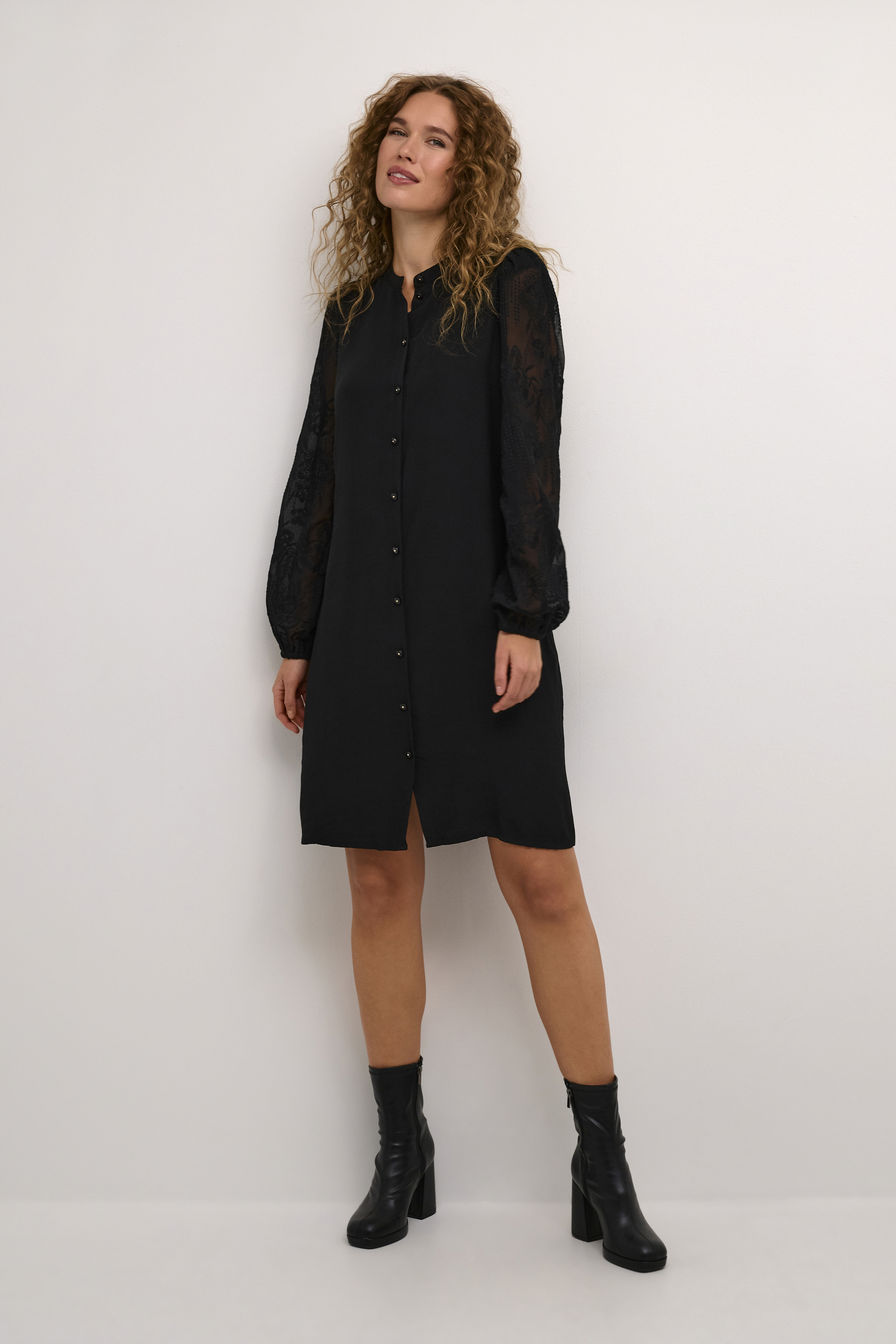 Kleid im entspannten Schnitt black Image