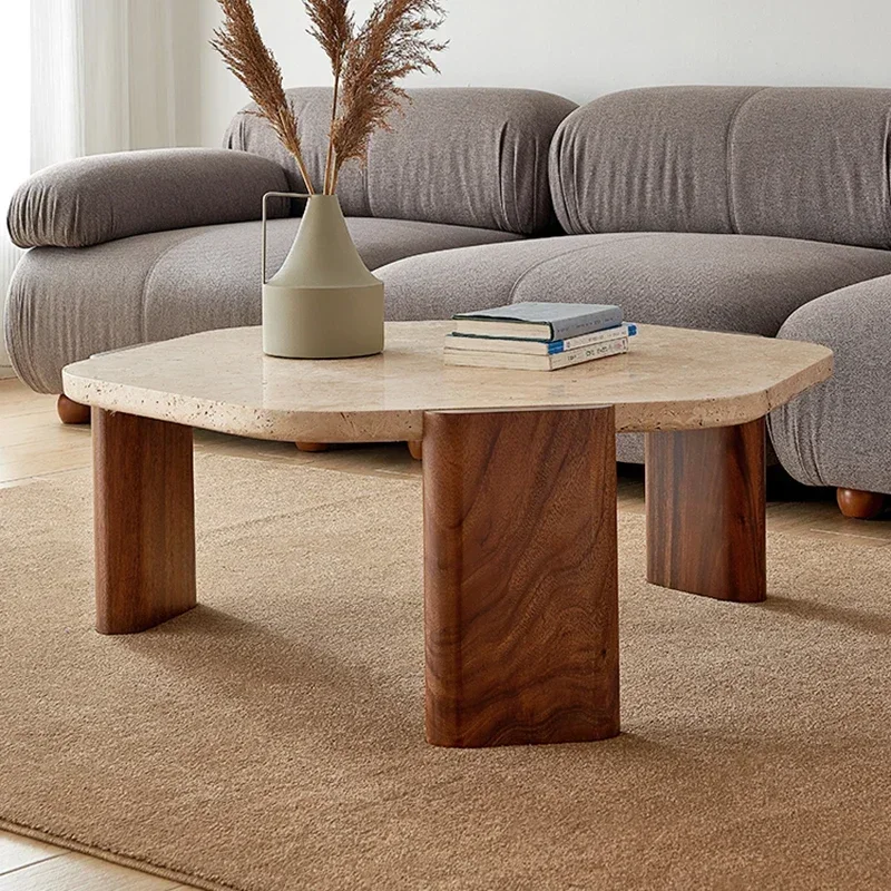 Minimalistischer Couchtisch aus Holz im Vintage-Stil, stehend, antiker, platzsparender Couchtisch Image