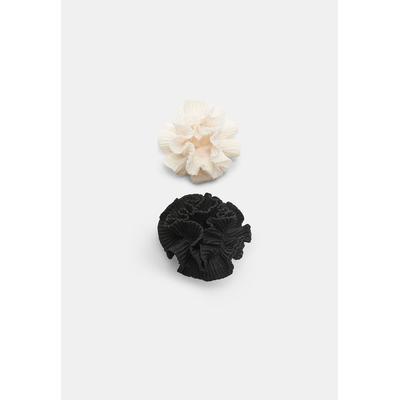 Stradivarius Set of 2 pleated maxi scrunchies Black OS