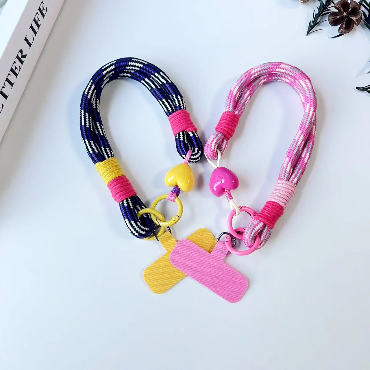 Modische herzförmige Schlüsselband-Schlüsselanhänger, Schlüsselhalter aus Metall, Autoteile, exquisite hängende dekorative Taschen, dekorative Geschenke Image