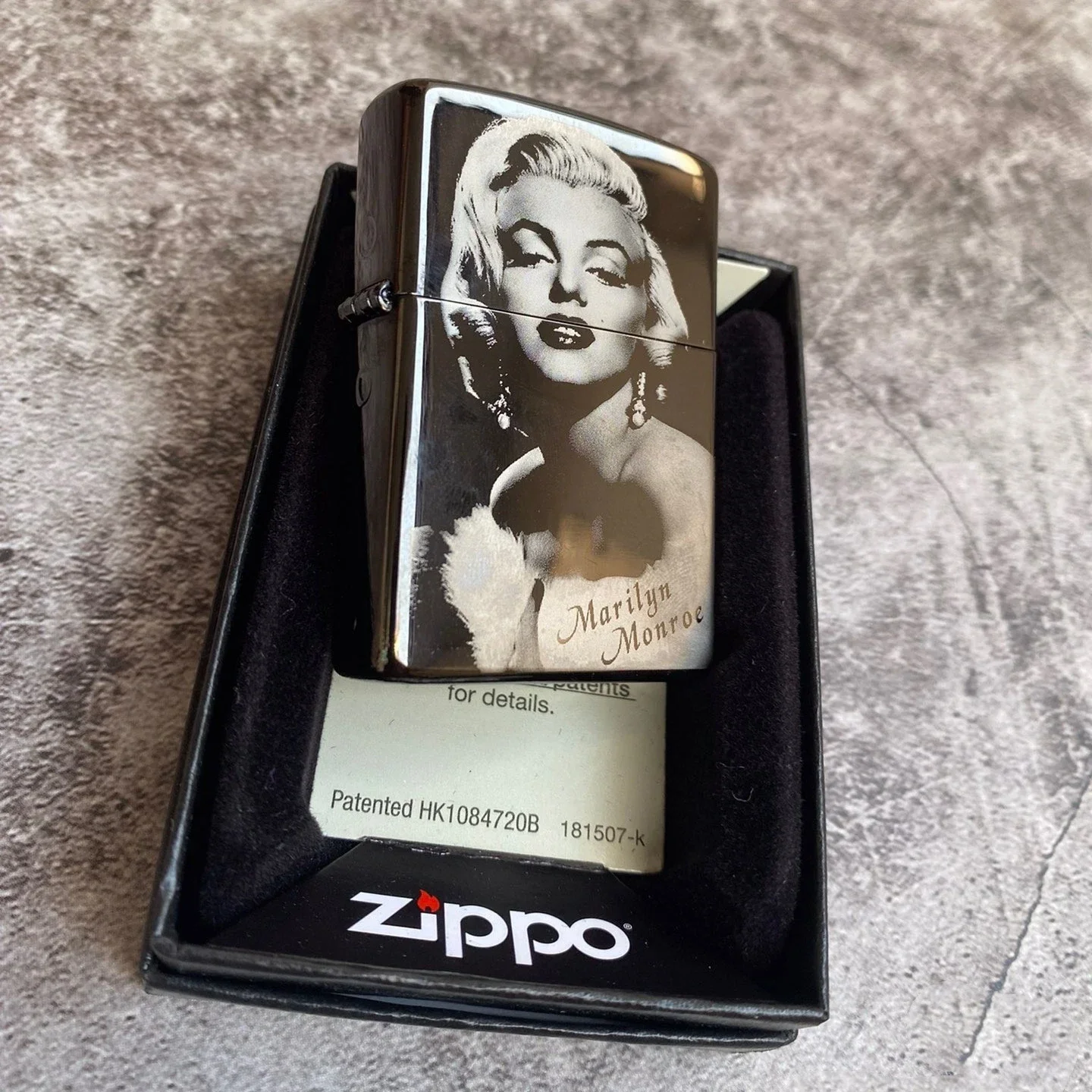 ZIPPO Feuerzeug Black Ice Marilyn Monroe Windproof Collection im Karton Image