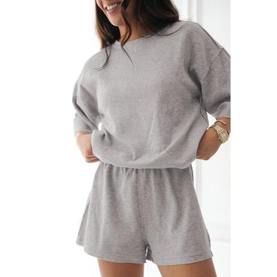 Graues einfarbiges lockeres T-Shirt-2-teiliges Shorts-Set Image