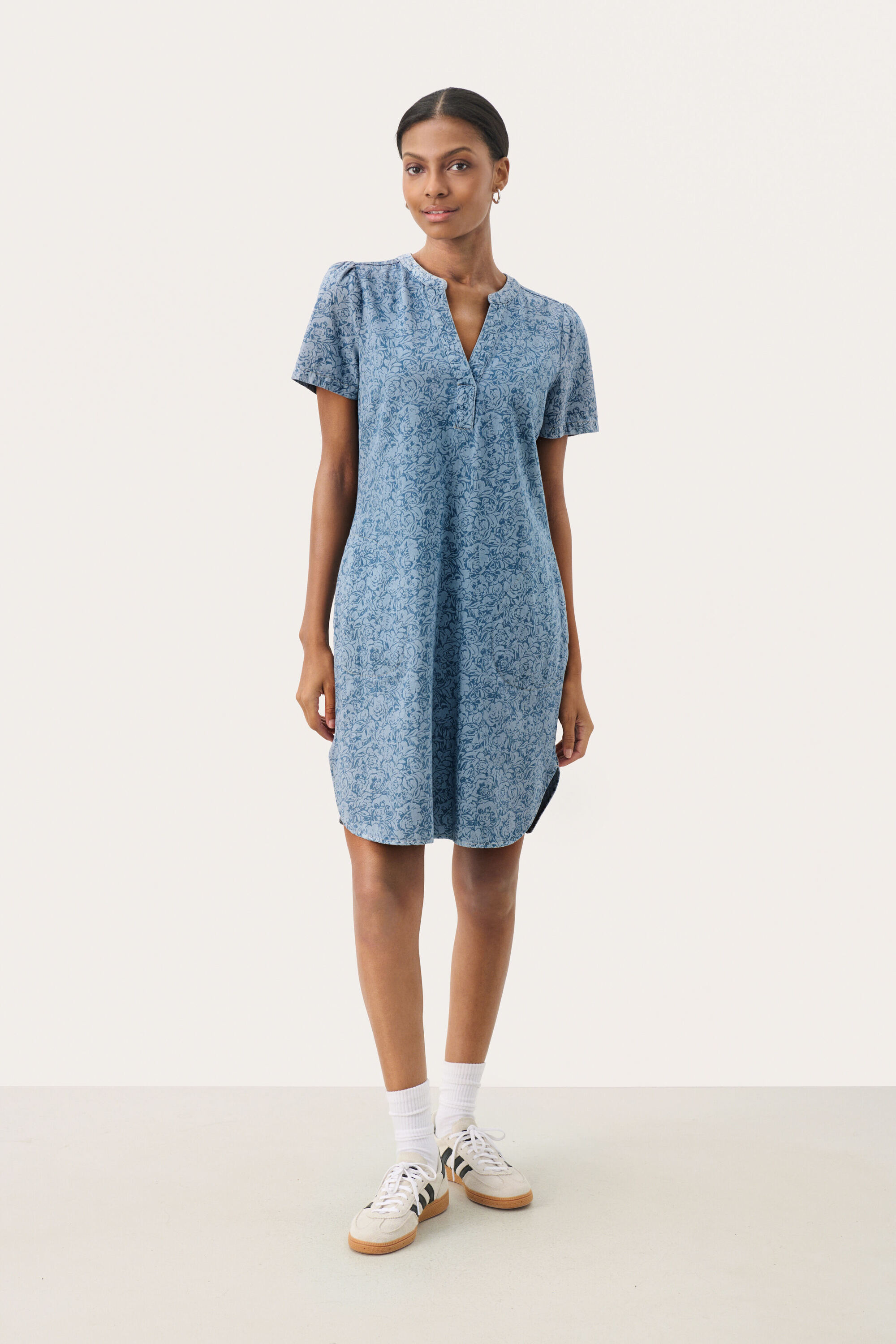 Kleid Gerade Passform blue Image