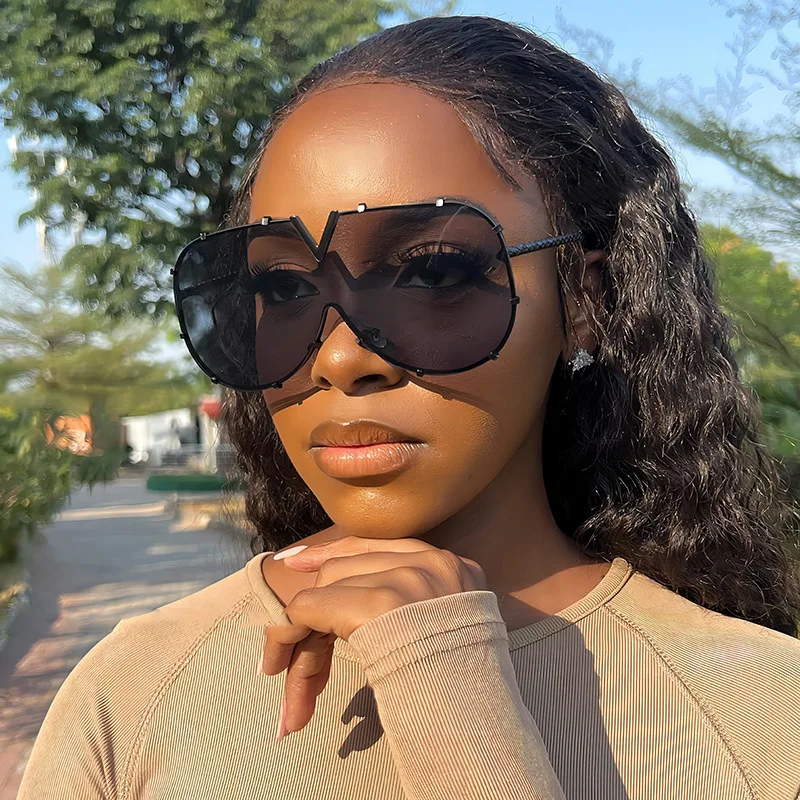 Mode Marke Quadrat Sonnenbrille für Frauen Vintage Metall Rahmen Retro Luxus Designer Weibliche Sonnenbrille Trendin UV400 Brillen Image