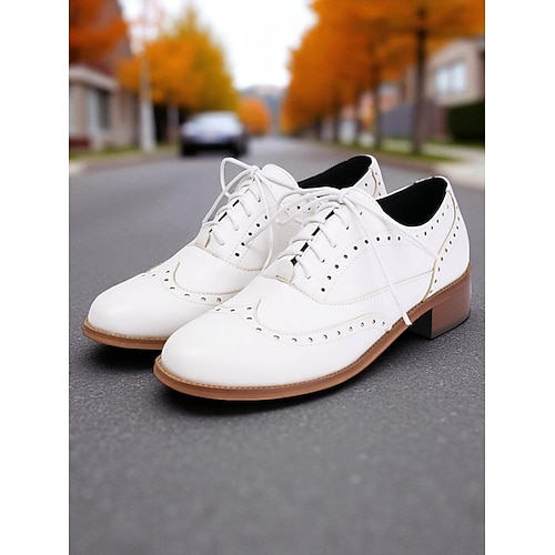 Braune Oxford-Brogue-Schuhe für Damen mit niedrigem Absatz – flache Schnürschuhe im britischen Retro-Stil für Studenten und das Büro, ideal für Herbst-Outfits und den täglichen Spaziergang Image