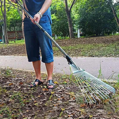 ZK10 Adjustable Garden Leaf Rake Telescopic Hoe Grass Tool Multi Toothed Metal Rake for Deciduous Hay Grass of Lawn and Yard