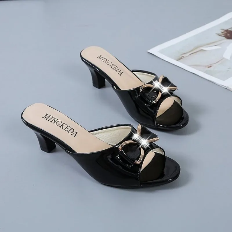 Sommer weibliche Sandalen Frauen Hausschuhe sexy offene Zehen Fischmaul Hausschuhe Damen Strass Bowknot Slides Schuhe plus Größe 42