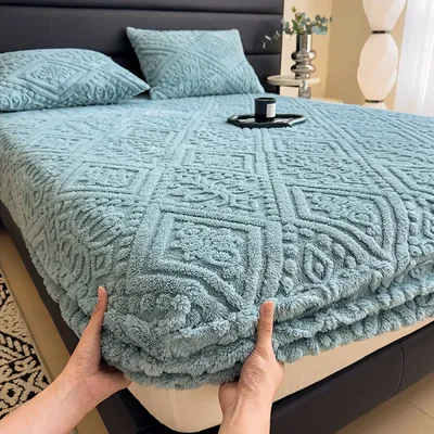 Soft Luxury Bed Cover Plush Bedspread - Thick Winter Fitted Sheet Machine Washable, Deep Pocket Design