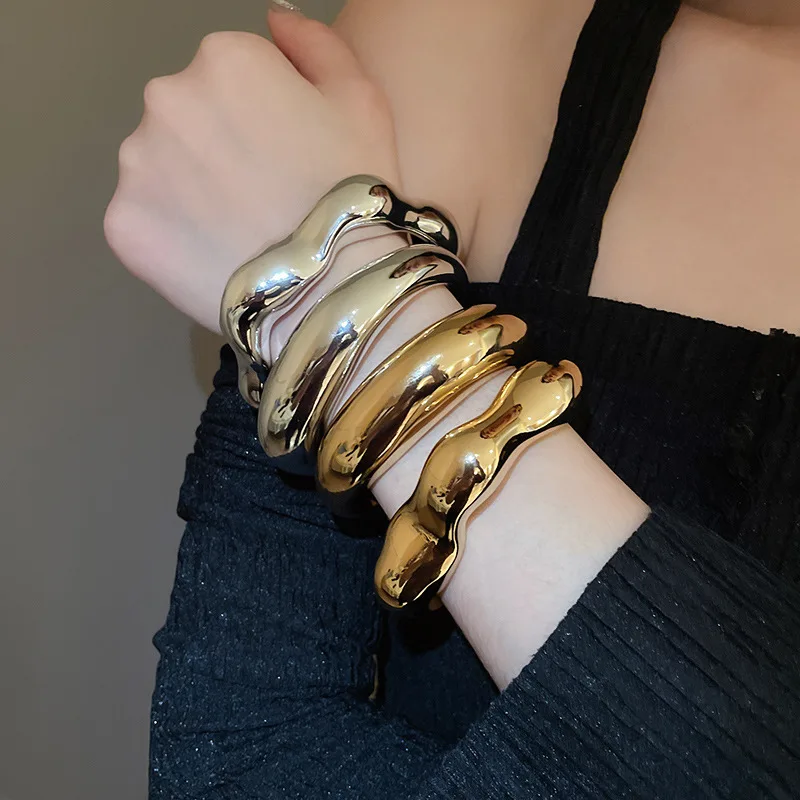 Übertriebene unregelmäßige Öffnung Armreifen für Frauen Persönlichkeit Acryl Manschette Armbänder Hip Hop Rock Punk Armbänder trendigen Schmuck M