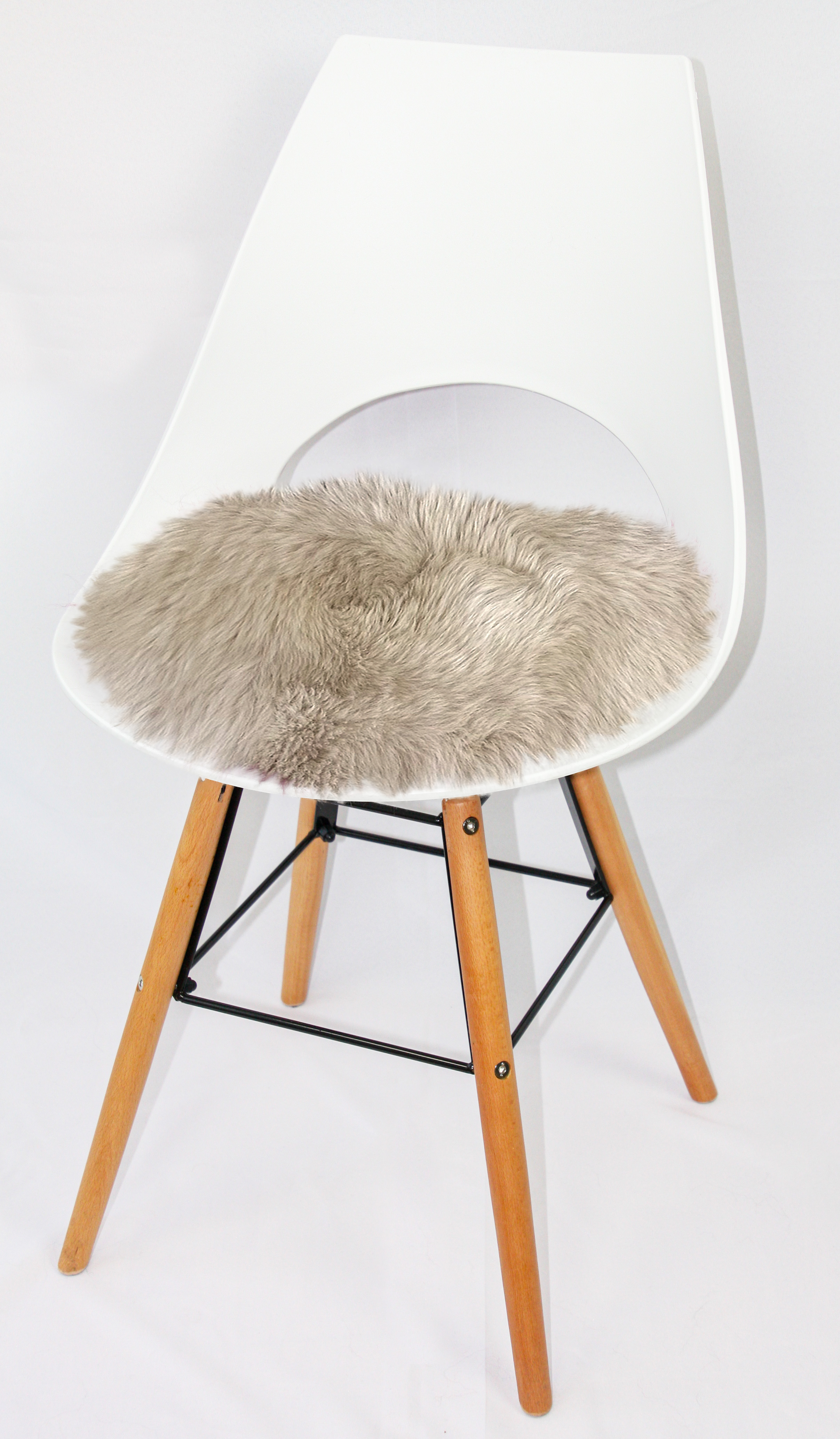 Stuhlkissen HEITMANN FELLE "Lamm, Sitzauflage rund", beige (leinen), B:45 L:45 Ø:45, Obermaterial: 100% Lammfell, Dekokissen_Sitzkissen_Kissenhüllen, Ø 45 cm, echtes Lammfell, waschbar, auch als 2er oder 4er Set Image