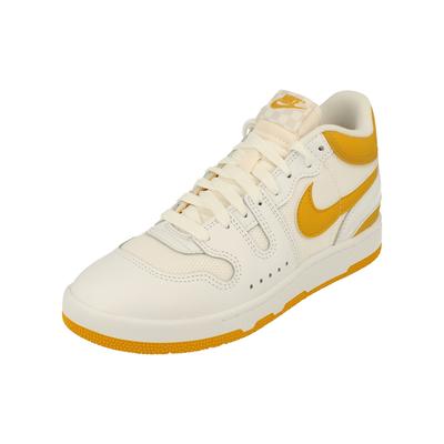 Nike Attack Qs Sp Gelbe Details Weiße Turnschuhe Image