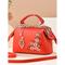 Damenhandtasche aus Kunstleder mit Blumenstickerei und Blattanhänger – elegante Umhängetasche mit Tragegriff für den Alltag, die Arbeit und Frühlingsausflüge