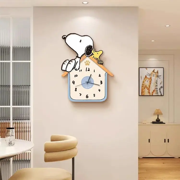 Orologio da parete Snoopy Cartoon Kawaii Snoopy Pittura decorativa Orologio da appendere Orologio da parete per soggiorno camera da letto Decorazione della casa
