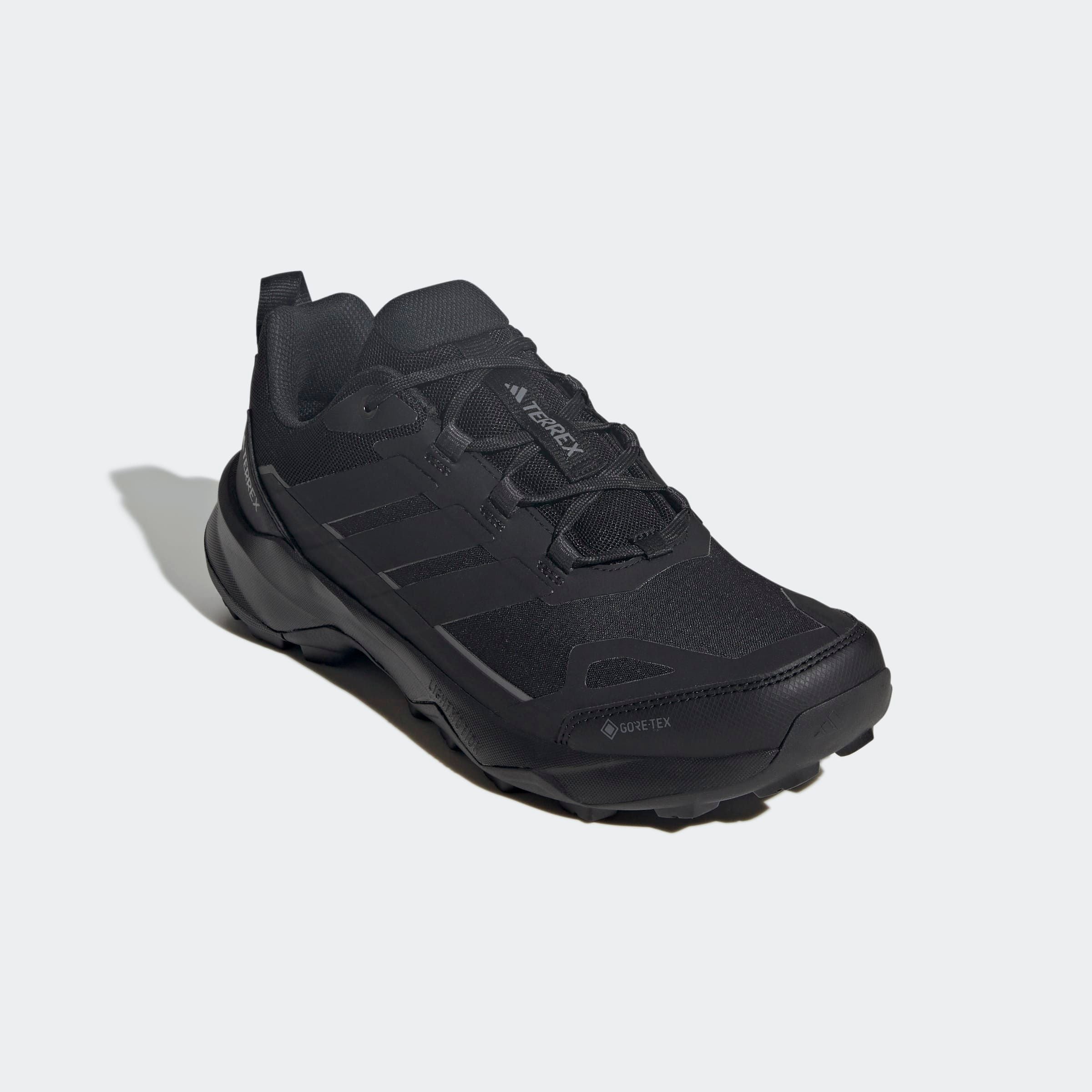 Wanderschuh ADIDAS TERREX "TERREX SKYCHASER AX5 GORE-TEX", Herren, Gr. 42, schwarz (core schwarz, core schwarz, carbon), Synthetik, Textil, Schuhe Wanderschuh, wasserdicht, Topseller