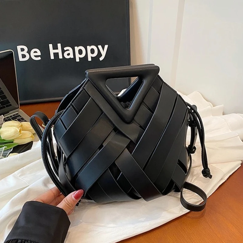 Borsa a mano intrecciata di lusso con pochette in PU intrecciata di design per donna Borsa da sera alla moda di fascia alta Borsa a tracolla minimalista elegante
