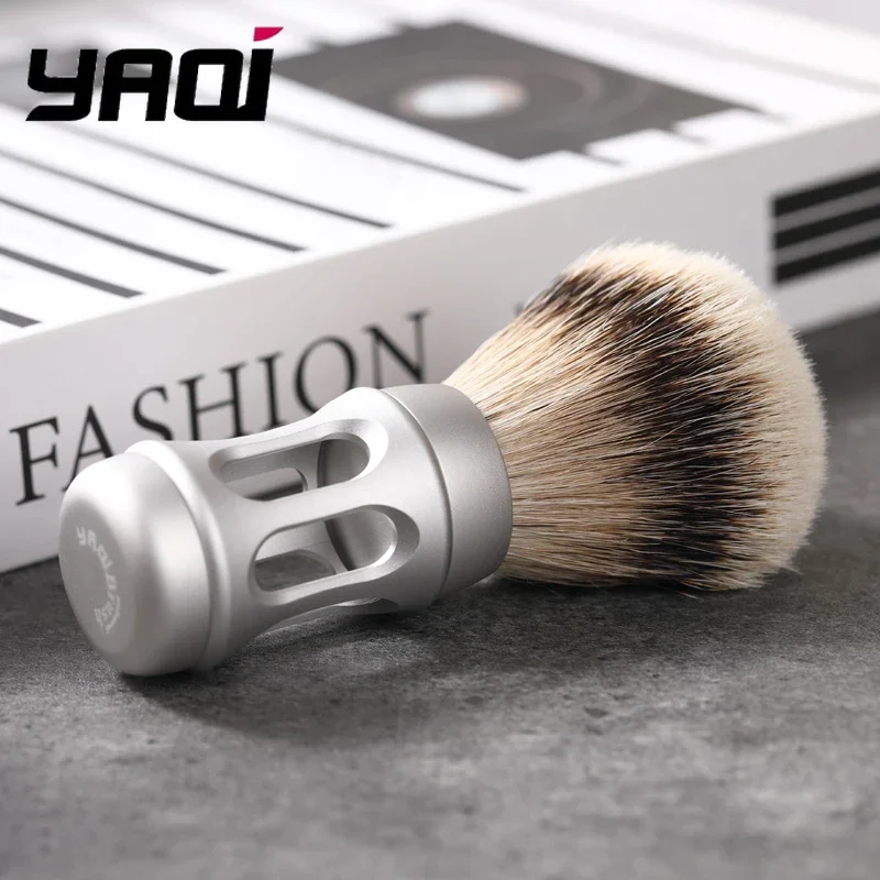 Yaqi Bandstand 24 mm mattschromter Metallgriff Silvertip Dachshaar-Rasierpinsel für Männer Image