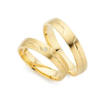 Trauring PHÖNIX "Schmuck Geschenk Gold 333 Ehering LIEBE, 930782, 930783" Gr. 66, gold (gelbgoldfarben), Fingerringe, 66, 0,01 ct SI = kleine Einschlüsse mit Brillant, Gelbgold 333, 4mm, Made in Germany - wahlweise mit oder ohne Brillant Image