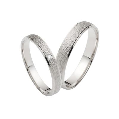 Trauring FIRETTI "Schmuck Geschenk Gold 750 Hochzeit Ehering "LIEBE" Gr. 50, weiß (weißgoldfarben), Fingerringe, 50, ohne Brillant, Weißgold 375, 4mm, Made in Germany, wahlweise mit oder ohne Brillant Image
