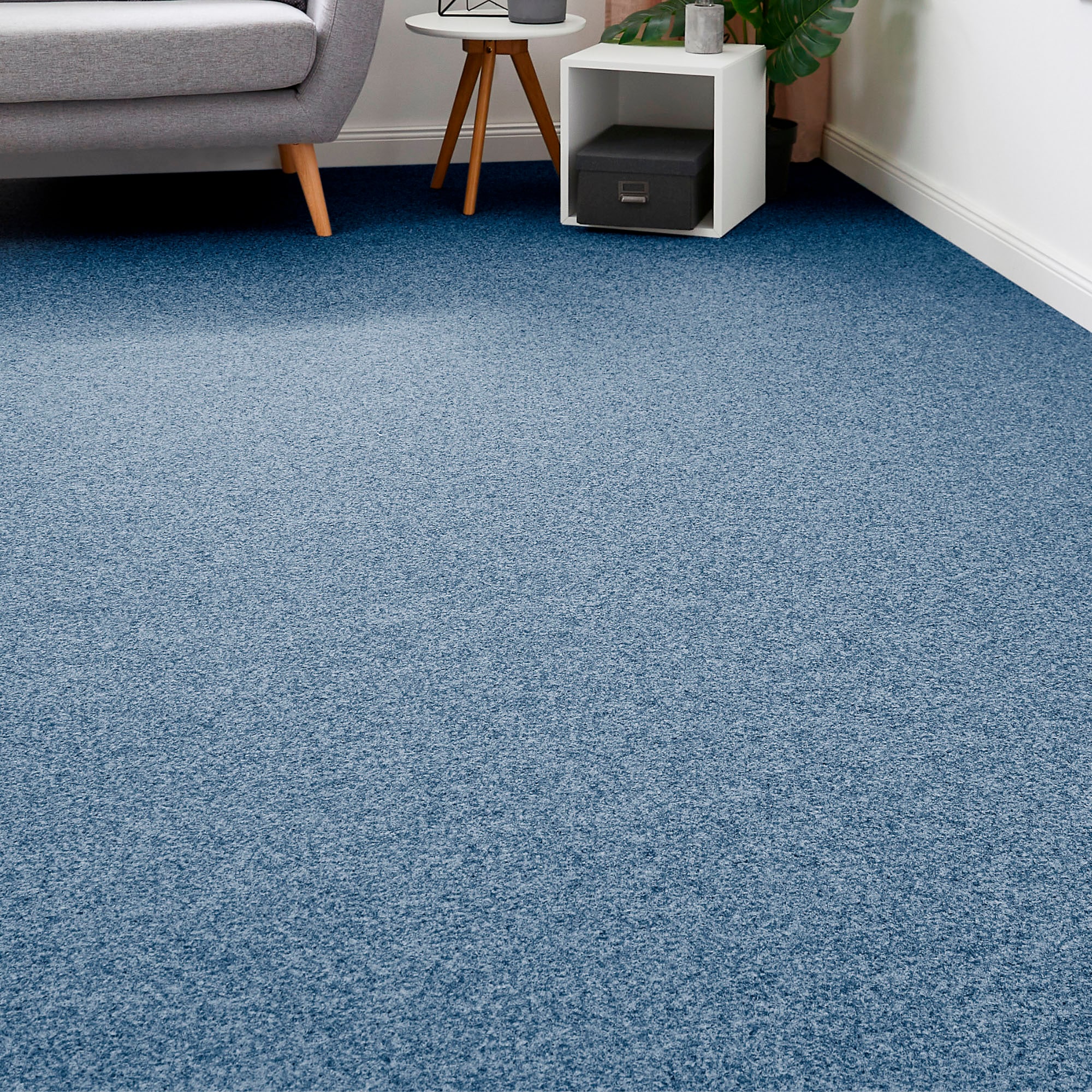 Teppichboden ANDIAMO "Invita, Nadelvlies, Made in Belgium", blau (denim), B:400cm H:5mm L:500cm, Kunstfaser, Teppiche, melierte Optik, Breite 200 cm oder 400 cm, robust & strapazierfähig Image