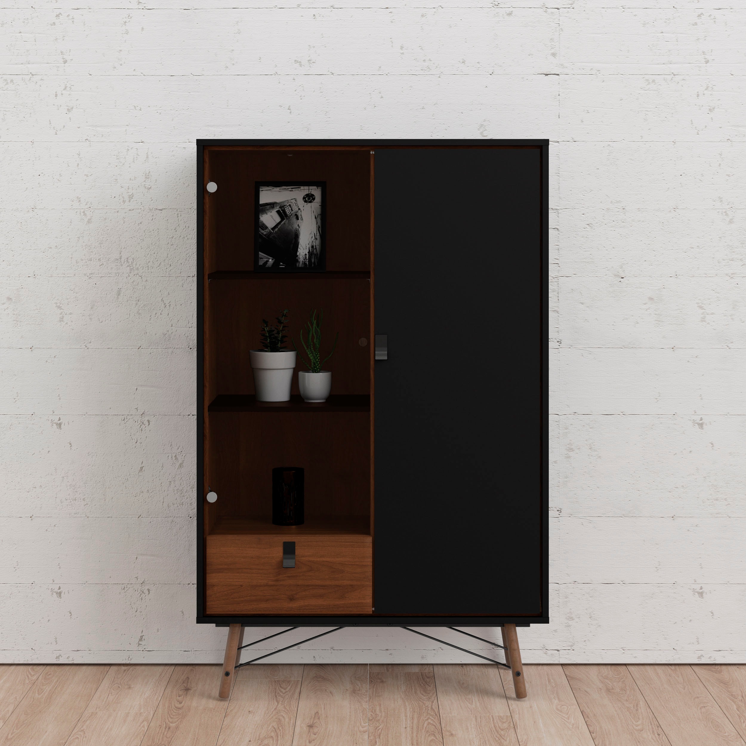 Vitrine ANDAS "Ry Glasvitrine Vitrinenschrank Ausstellung Sammelvitrine", braun (schwarz matt, walnuss), B:101,8cm H:161,8cm T:40,1cm, Spanplatte, Schränke, Vitrine, mit Glastür und einer geschlossenen Tür sowie einer Schublade