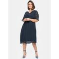 Chiffonkleid SHEEGO "Chiffonkleid", Damen, Gr. 48, Normalgrößen, blau (nachtblau), 100% Polyester, unifarben, knielang, Rundhals, Kurzarm, Kleider