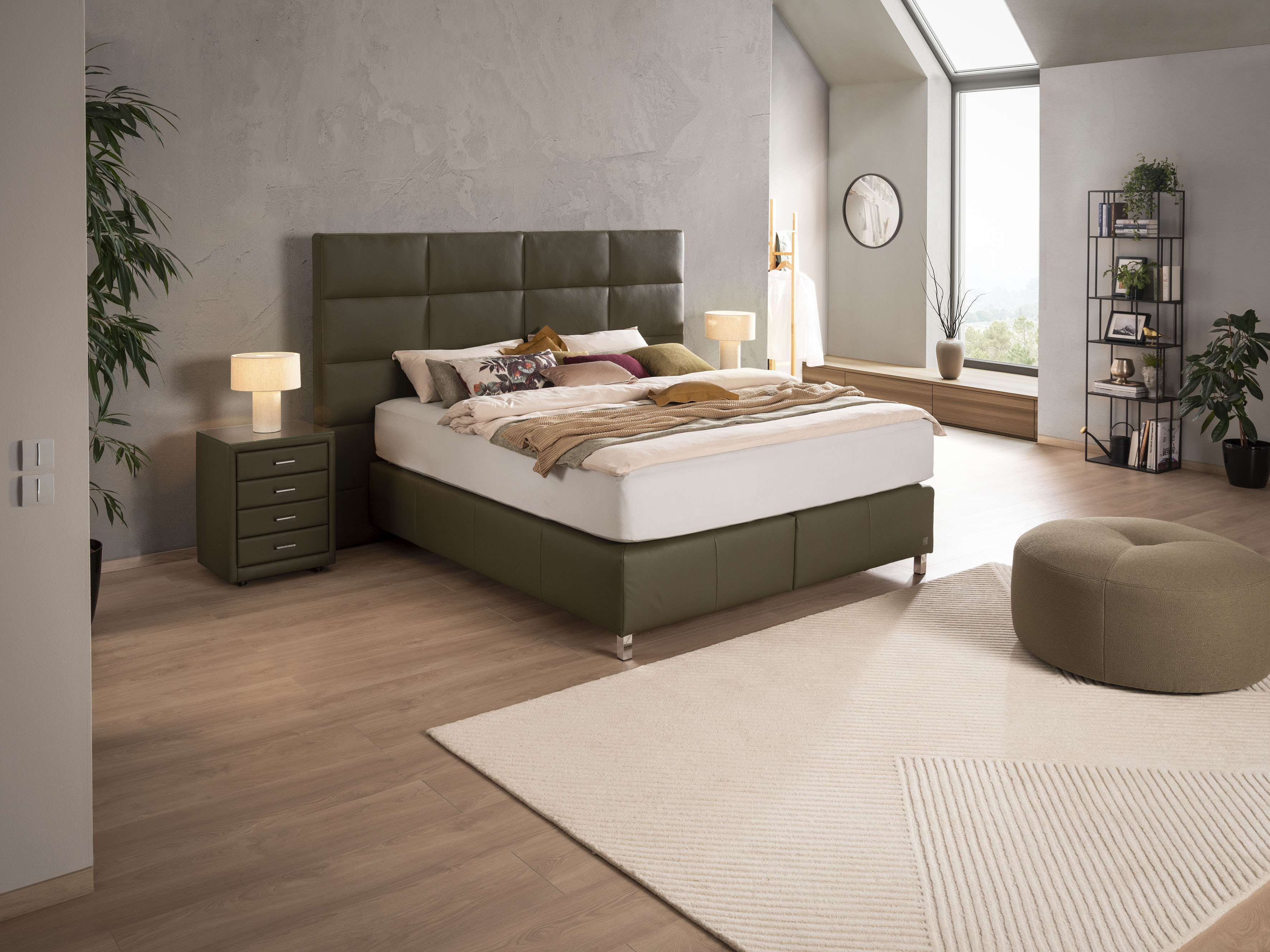 Boxspringbett ALINA "Paige", grün (olivgrün ea 33), B:208cm L:215cm, Leder EA (100% Echtleder), Komplettbetten, Boxspringbett, hohes Kopfteil, in unterschiedlichen Ausführungen erhältlich Image