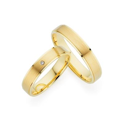 Trauring PHÖNIX "Schmuck Geschenk Gold 333 Trauring Ehering LIEBE versch. Varianten" Gr. 61, gold (gelbgoldfarben), Fingerringe, 61, 0,01 ct SI = kleine Einschlüsse mit Brillant, Gelbgold 333, 4,0mm, Made in Germany, wahlweise mit oder ohne Brillant Image