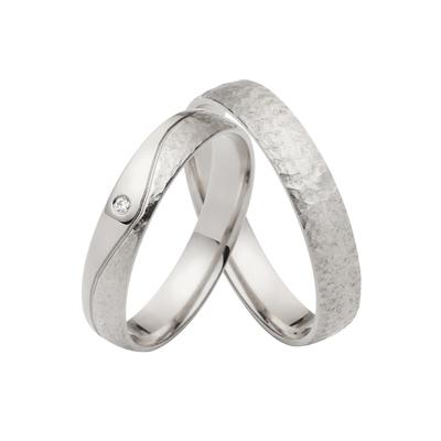 Trauring FIRETTI "Schmuck Geschenk Gold 750 Hochzeit Ehering "LIEBE" Gr. 66, weiß (weißgoldfarben), Fingerringe, 66, ohne Brillant, Weißgold 375, 4mm, Made in Germany, wahlweise mit oder ohne Brillant Image