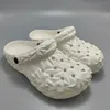 2025, neue Durian-Loch-Schuhe, atmungsaktive Herrenschuhe und Damenschuhe, rutschfeste Hausschuhe, Paar-Sandalen, Strandschuhe im Freien.