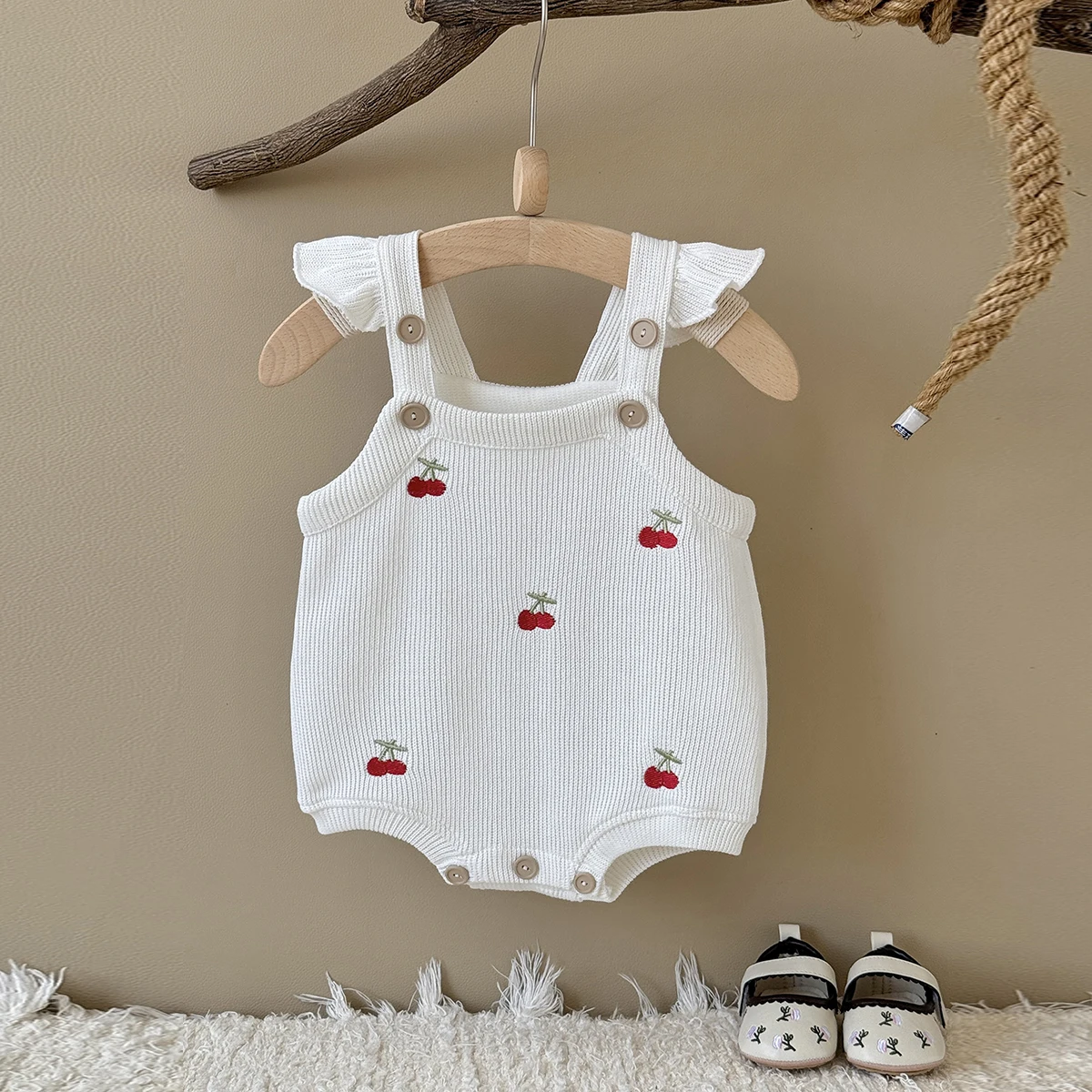 2023 Neugeborenen Baby Kleidung Gestrickte Blase Strampler Kirsche Stickerei Nette Knöchel Schulter Tank Top Westlichen Baby Kleidung Frühling Image