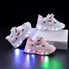 Hello Kitty Led Casual Sneakers für Sommer Mädchen Print Mesh Atmungsaktive Schuhe Kinder Beleuchtete Rutschfeste Niedliche Outdoor-Sportschuhe