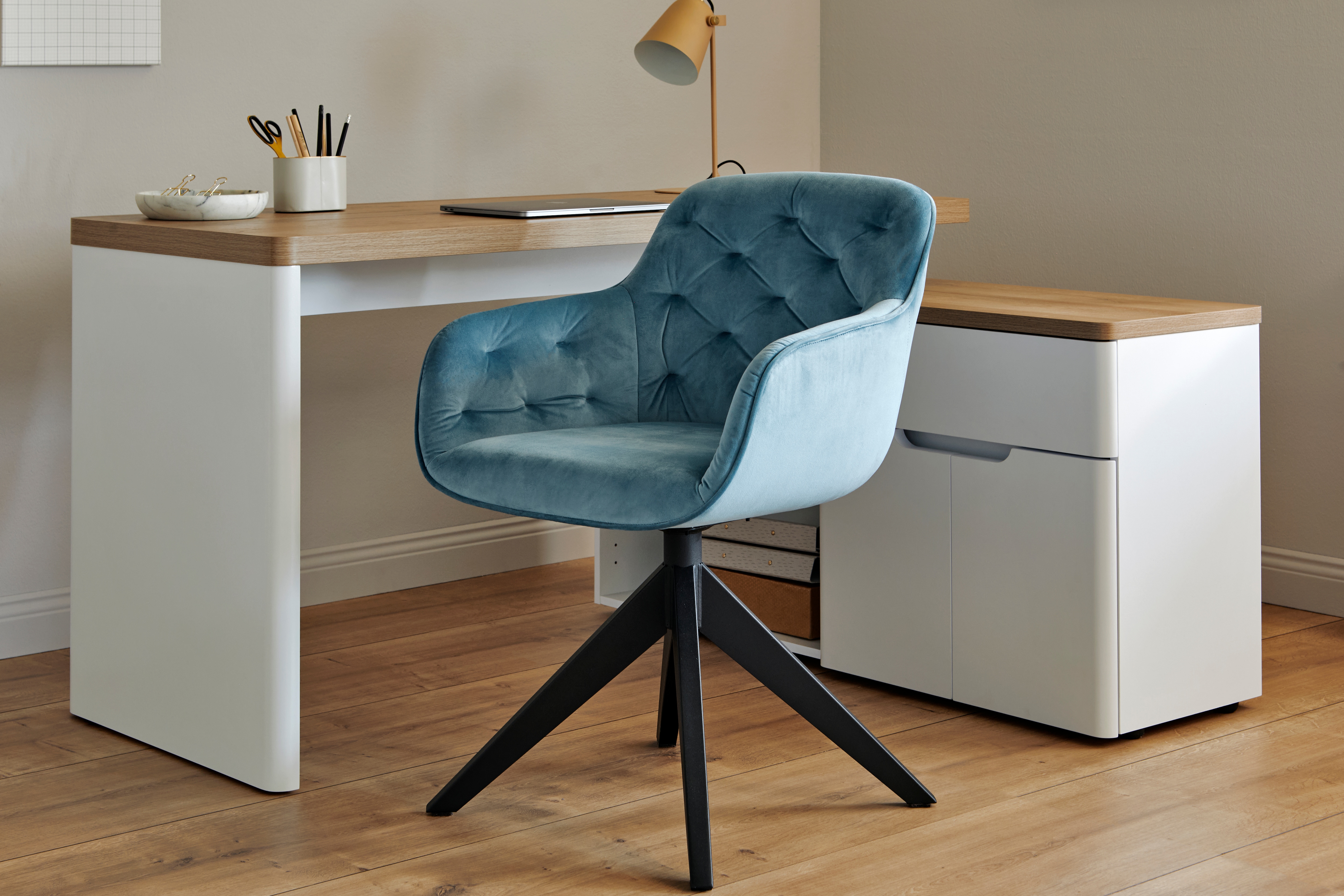 Schalenstuhl JAHNKE "KENSINGTON TWIST LOCK", blau (hellblau, schwarz), B:57,5cm H:80,5cm T:59,5cm, Polyester, Stühle, Twistlock - dreht sich in Ausgangsposition zurück