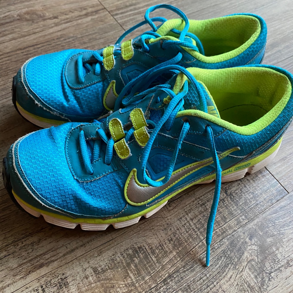 Nike Shoes | Women’s Nike Tennis Shoes | Color: Blue/Green | Size: 10