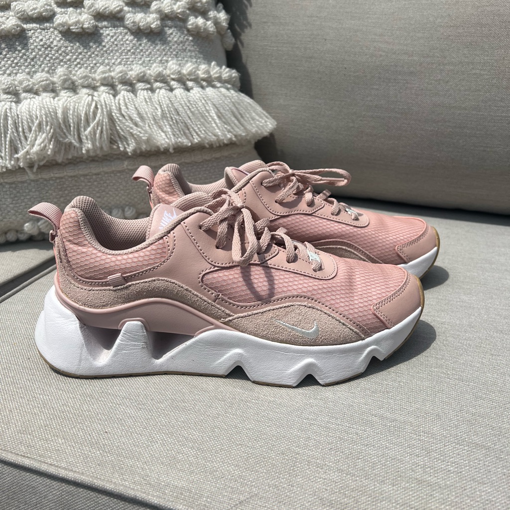 Nike Shoes | Women’s Mauve Tenis Nike Ruz 365 Ii Feminino, Size: 9.5 | Color: Cream/Pink | Size: 9.5