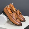 Herren-Business-Quastenschuhe, Herrenschuhe mit lässigen, bequemen, modischen, spitzen Slippern, britische Bankett-Herrenschuhe, Größen 38–46