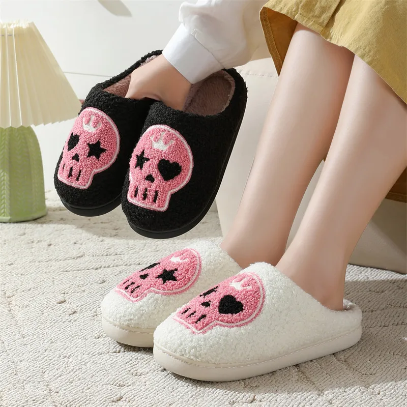 Halloween Stil Rosa Schädel Flauschige Hausschuhe Frauen Indoor Hause Rutschfeste Warme Baumwolle Hausschuhe Frau Niedlichen Cartoon Plüsch Winter Schuhe