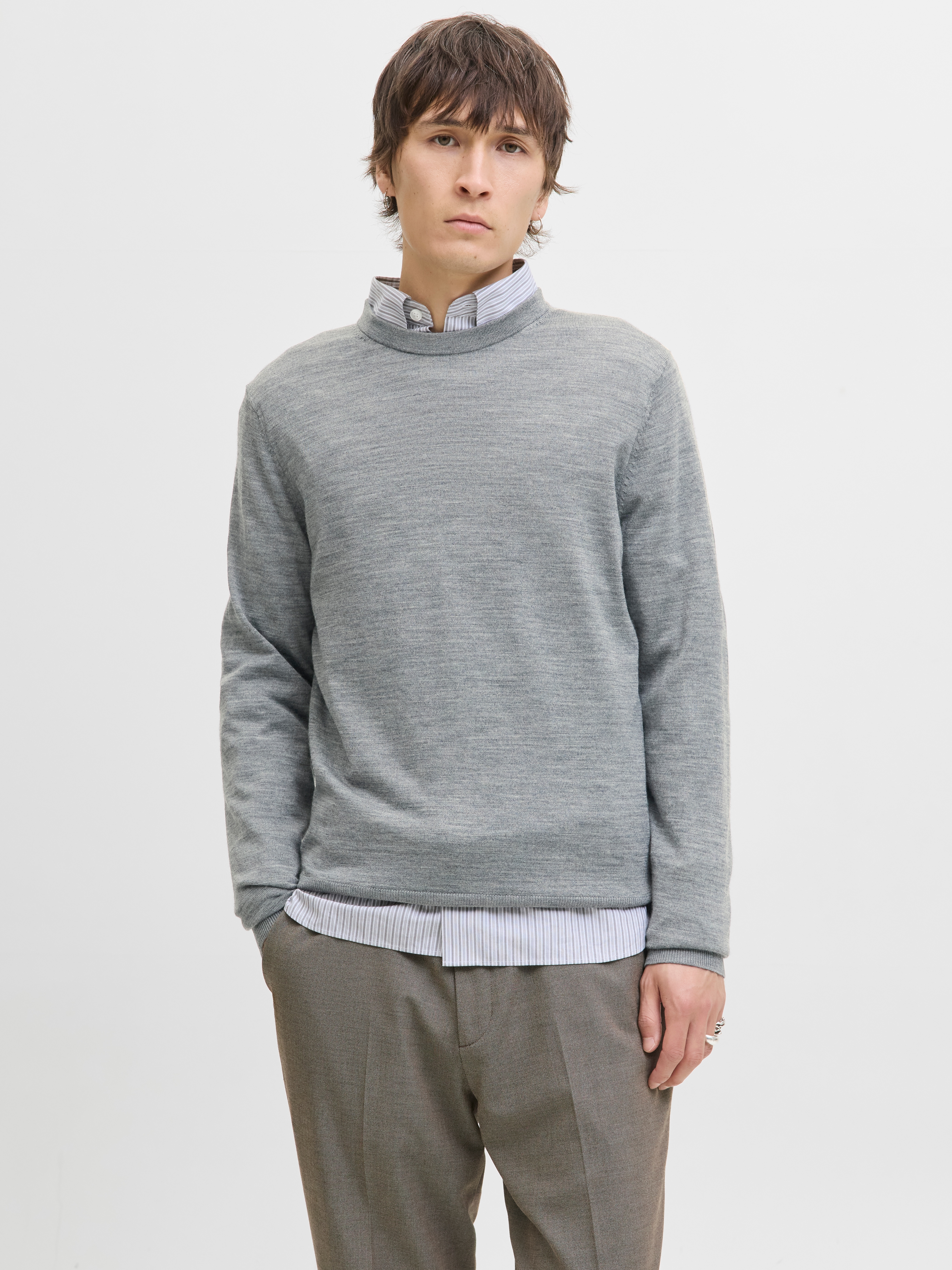 Rundhalspullover JACK & JONES "JPRBLAMARK MERINO KNIT CREW NECK LN", Damen, Gr. S, grau (medium grau melange), Strick, Obermaterial: 100% Wolle, meliert, normal hüftbedeckend, Rundhals, Rippbündchen, Pullover Rundhalspullover