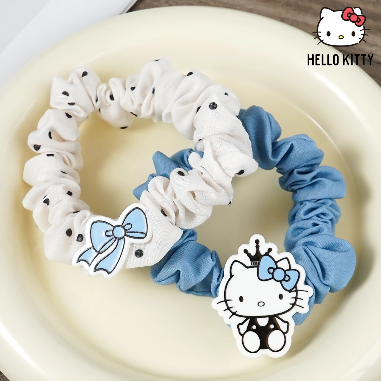 2 Stück Kawaii Schleife Polka Dot Scrunchie, süßes Haarband mit Hello Kitty, für alle Frisuren, ideales Geschenk für Frauen