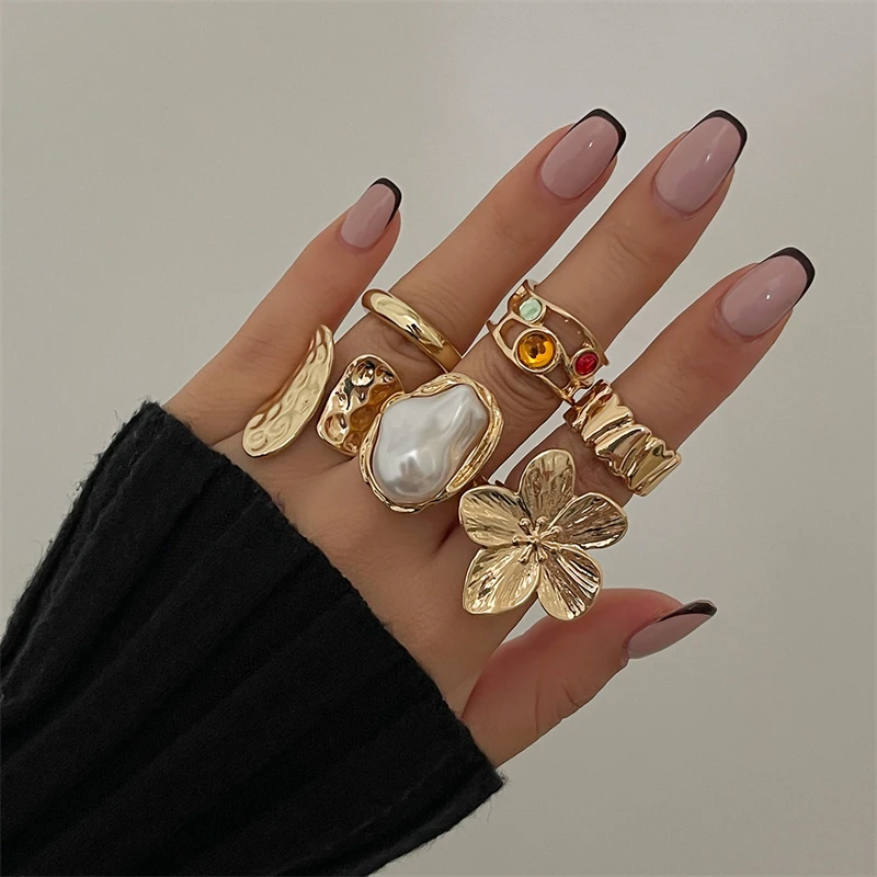 Neue 6Pcs Punk Flüssigkeit Metall Finger Ringe Set für Frauen Vintage Unregelmäßige Übertrieben Blume Perle Ring Böhmen Mädchen Partei schmuck Image