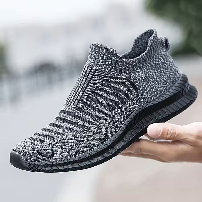 Mens Lightweight Slip On Walking Shoes With Breathable Mesh black us 8.59 (eu 42)