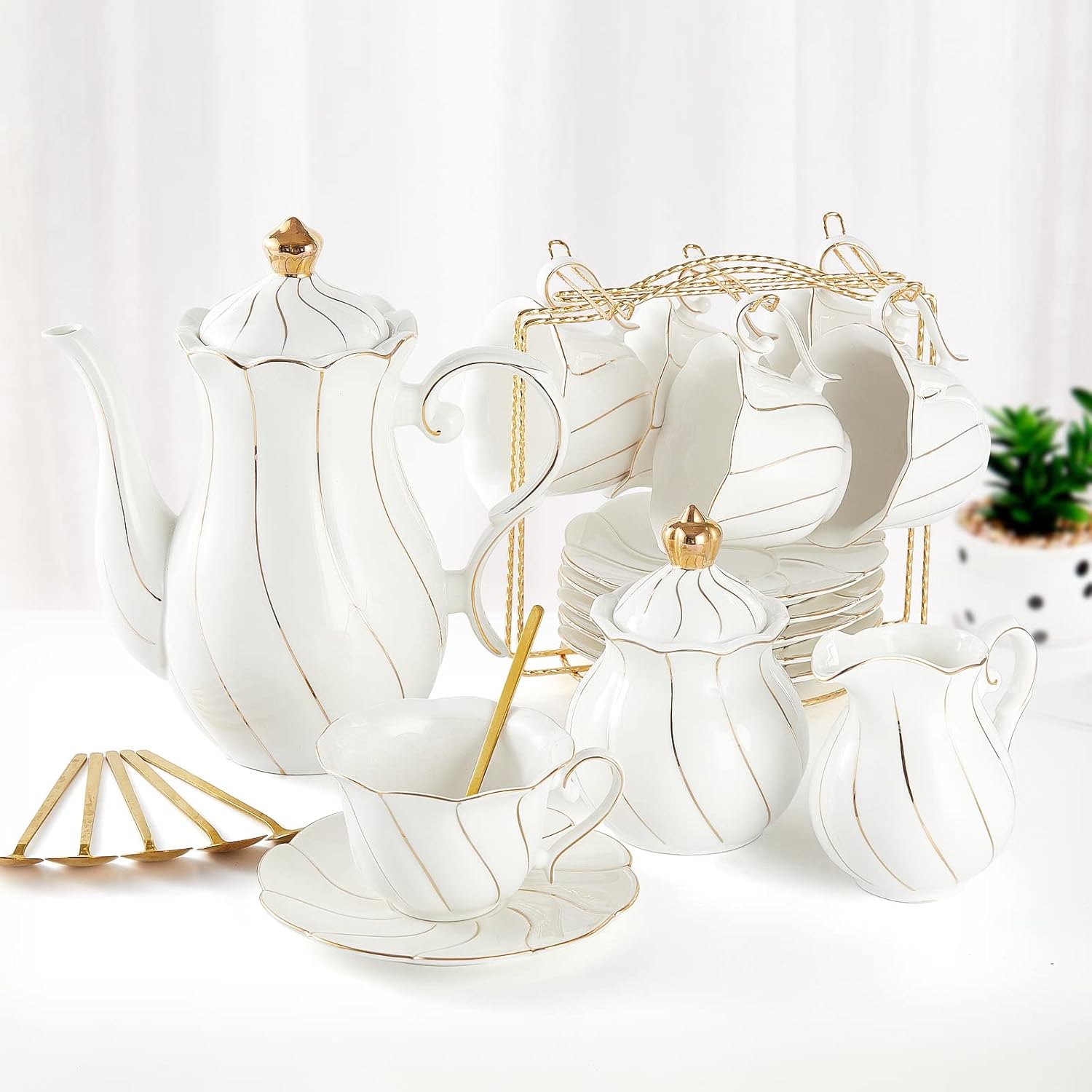 22 Piece Porcelain Tea Set For 6 Luxury British Style Tea & Coffee Cups With Golden Trim white