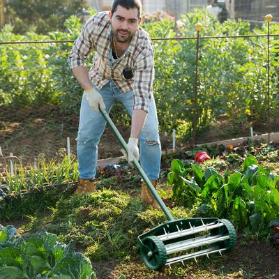 Rolling Lawn Aerator With Splash Proof Fender, Heavy Duty Garden Soil Aerator Tool With 1.2 Spikes Rolling Lawn Aerator With Splash Proof Fender, Heavy Duty Garden Soil Aerator Tool With 1.2 Spikes