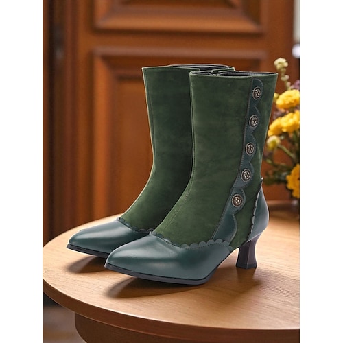 Damenstiefel mit Knöpfen im edwardianischen und viktorianischen Stil – Stiefel aus grünem Wildleder und Leder aus dem frühen 20. Jahrhundert mit Zierknöpfen, kleinen Absätzen und Vintage-Stil für Image