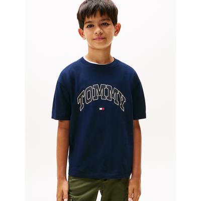 T-Shirt TOMMY HILFIGER "VARSITY RAISED PRINT TEE SS", Jungen, Gr. 14 (164), blau (schwarz night navy), Single Jersey, Obermaterial: 100% Baumwolle, unifarben, casual, regular fit normal, Rundhals, Kurzarm eingesetzt gerader Abschluss, Shirts, Kinder... Image
