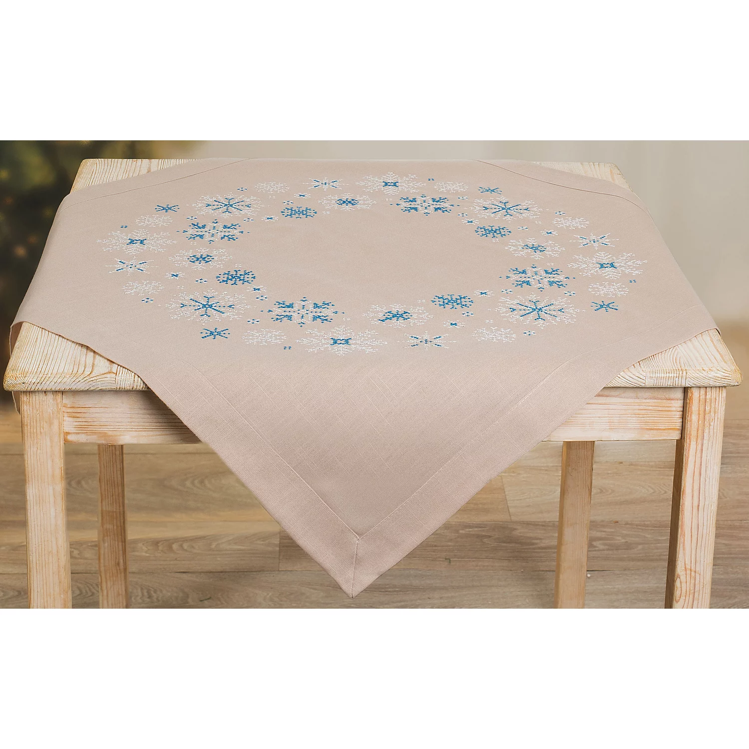 Stickmitteldecke Schneekristalle Image