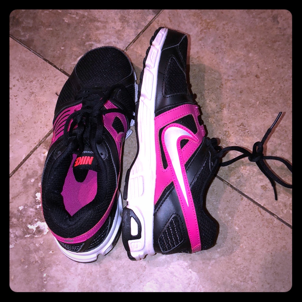 Nike Shoes | Women’s Size 8 Nike Tennis Shoes | Color: Black/Pink | Size: 8