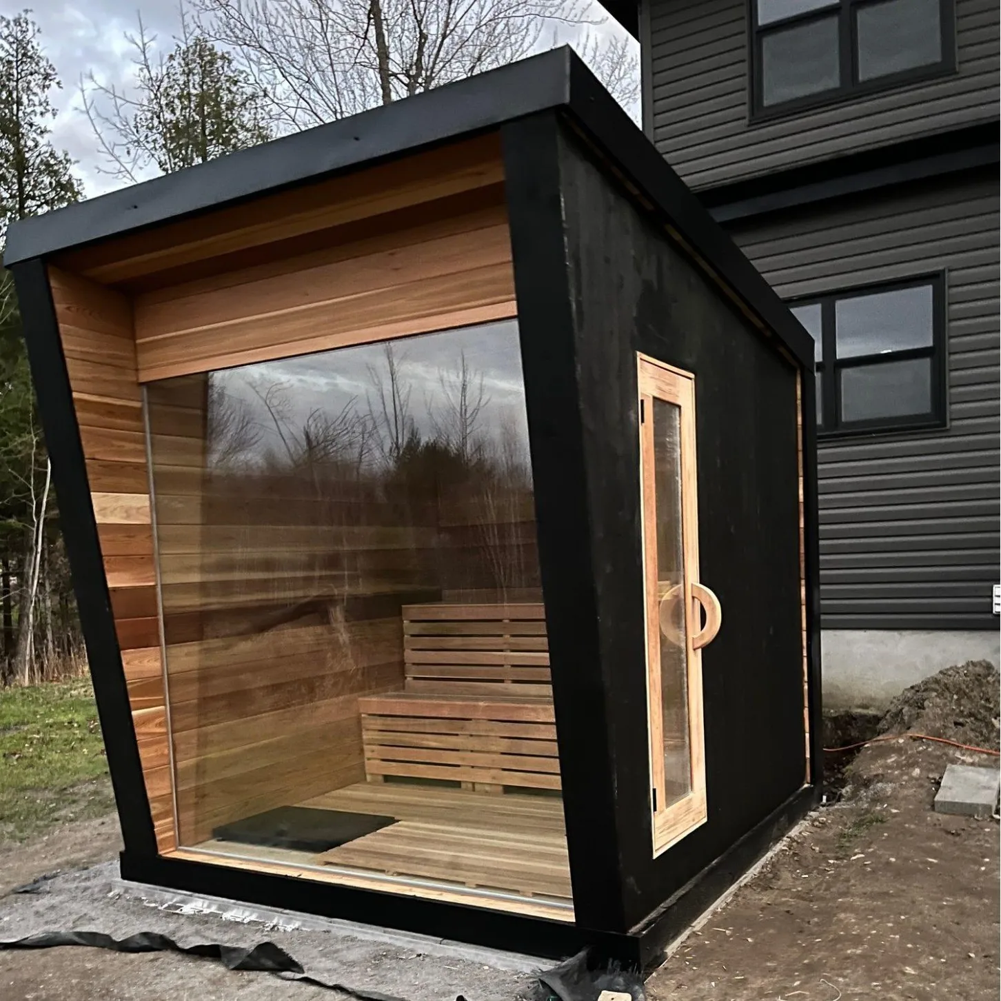 Kanadischer roter Zederwürfel-Smart-Saunaraum für den Außenbereich, traditionelle Sauna mit Holzbrennung