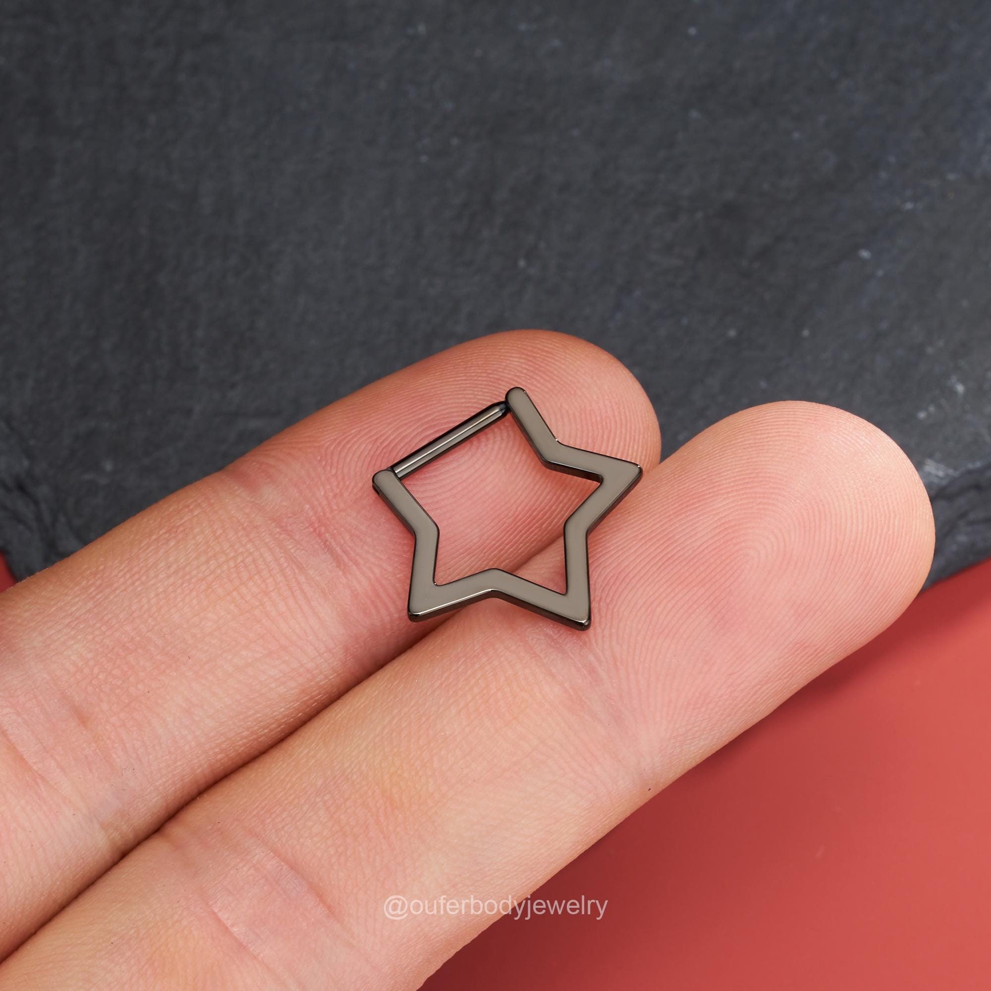 Anello per setto nasale a stella nera in titanio 16G/Gioielli per setto nasale/Piercing per setto nasale/Piercing per setto nasale/Clic per setto nasa