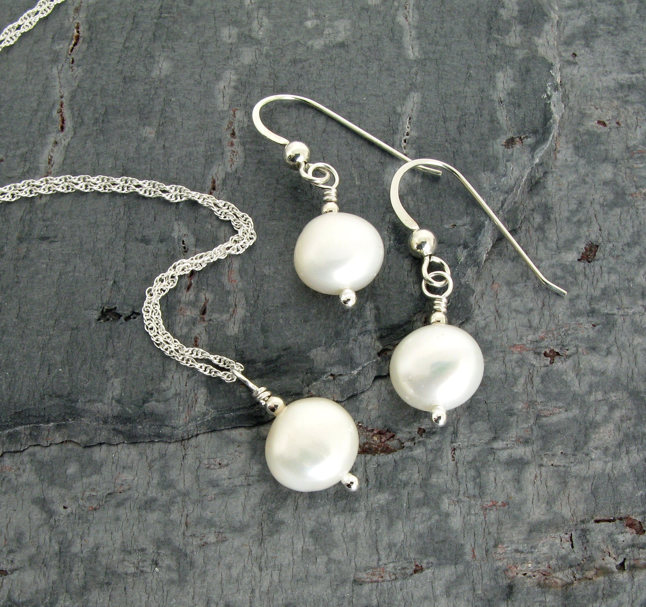 Semplice set di collana e orecchini di perle, perle d'acqua dolce bianche, argento sterling/placcato oro, set di gioielli minimalisti con perle, regal